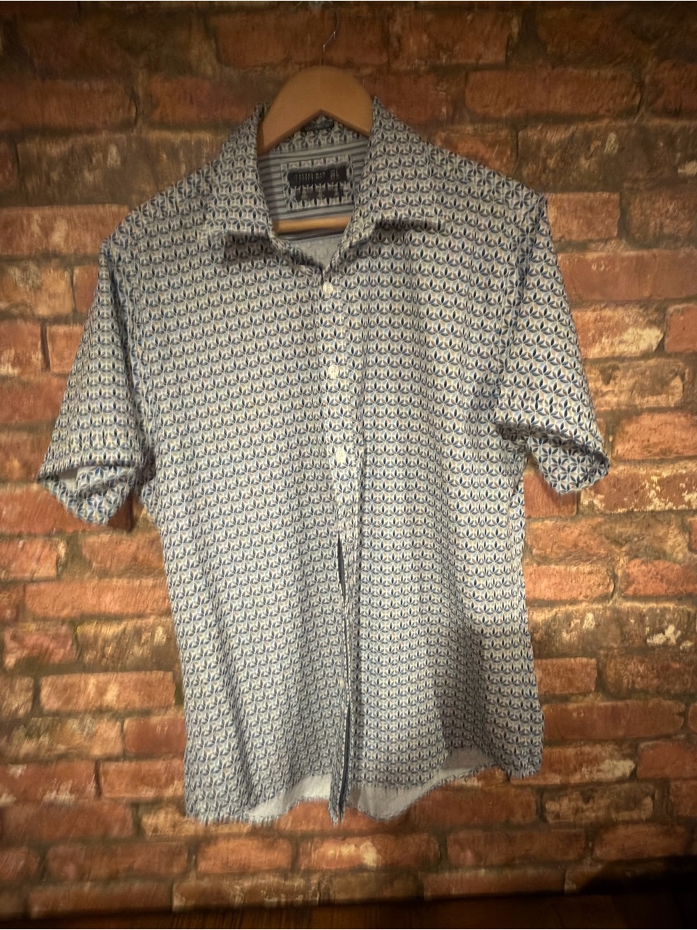 Men's Short-Sleeve Printed Button-Up Shirt